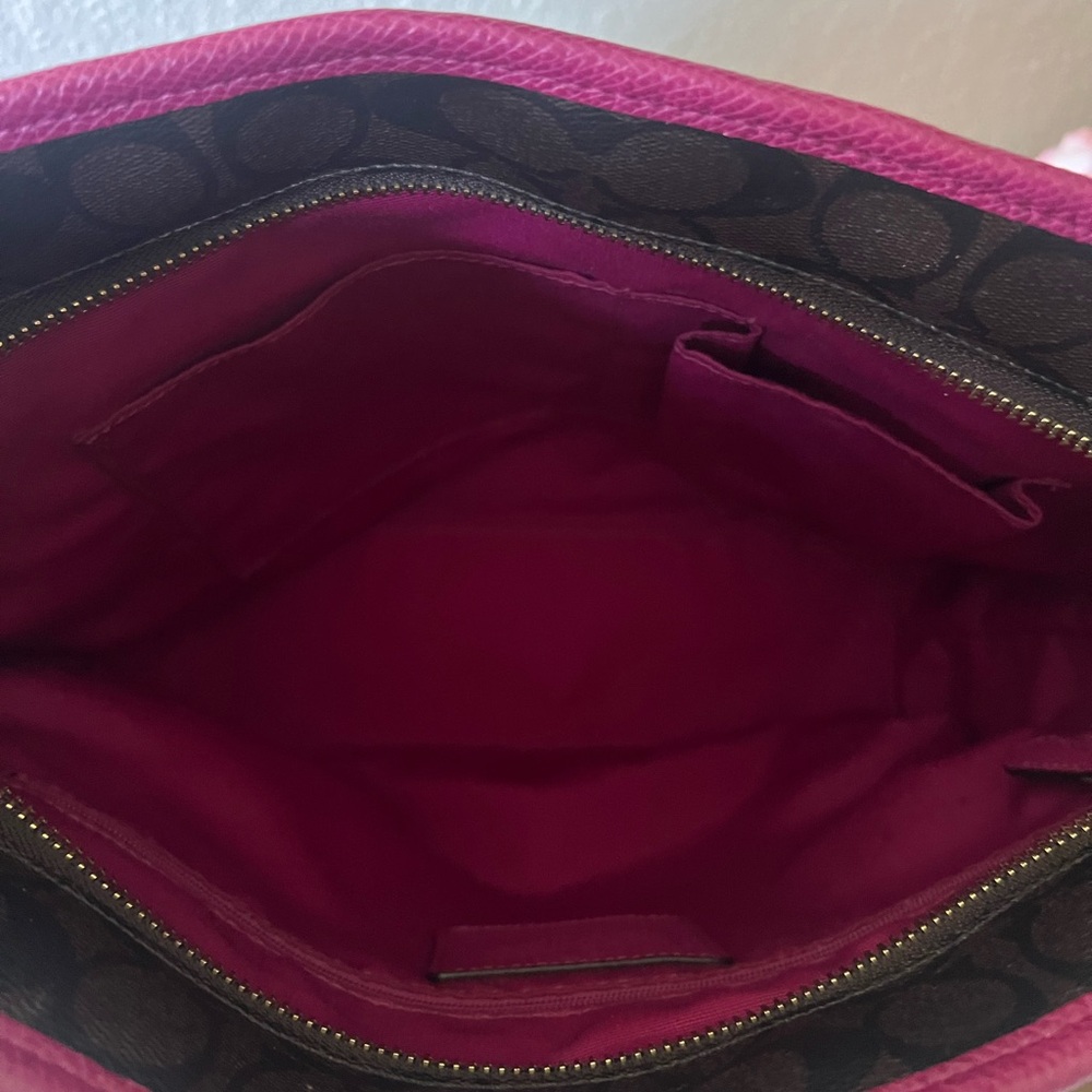Coach Gallery Tote w/ COA - Picture 12 of 16